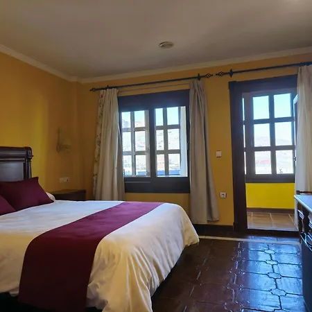 Hospederia Del Zenete Hotel